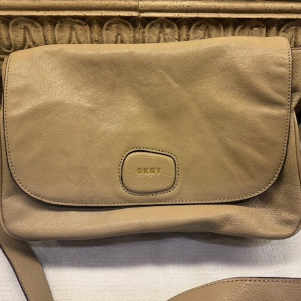 DKNY LEATHER Expandable Zipper Beige Brown Cross body Handbag Purse / Pre-owned